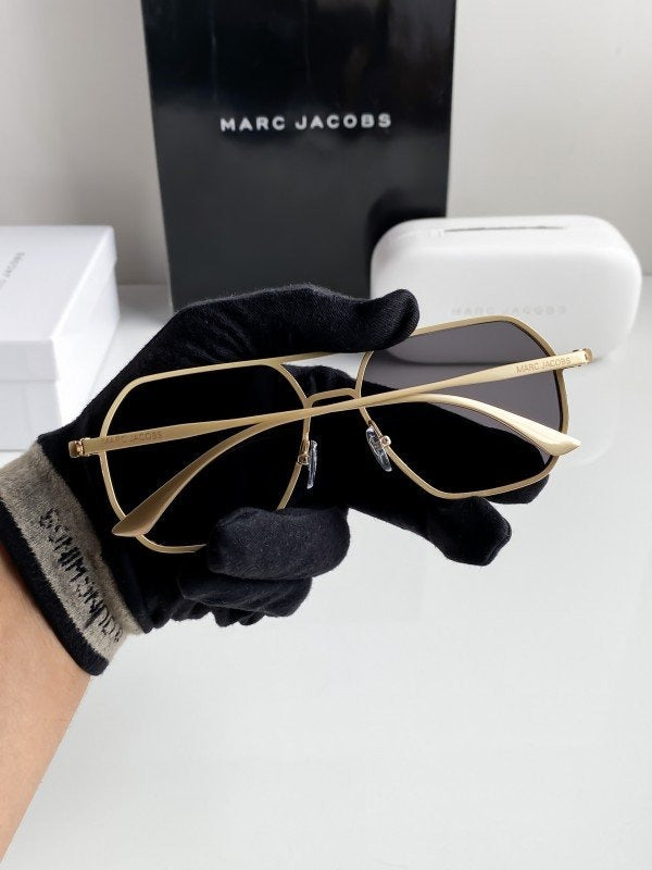 Marc Jacobs gold black 5022