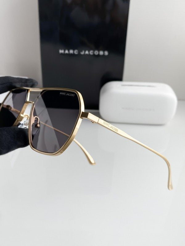 Marc Jacobs gold black 5022