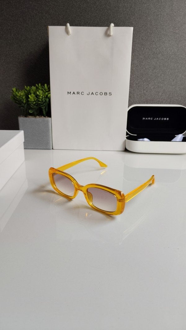 Marc Jacobs 64 Main image