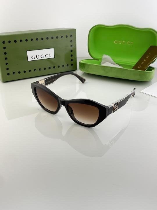 Gucci Brown 8892 Sunglasses Main image