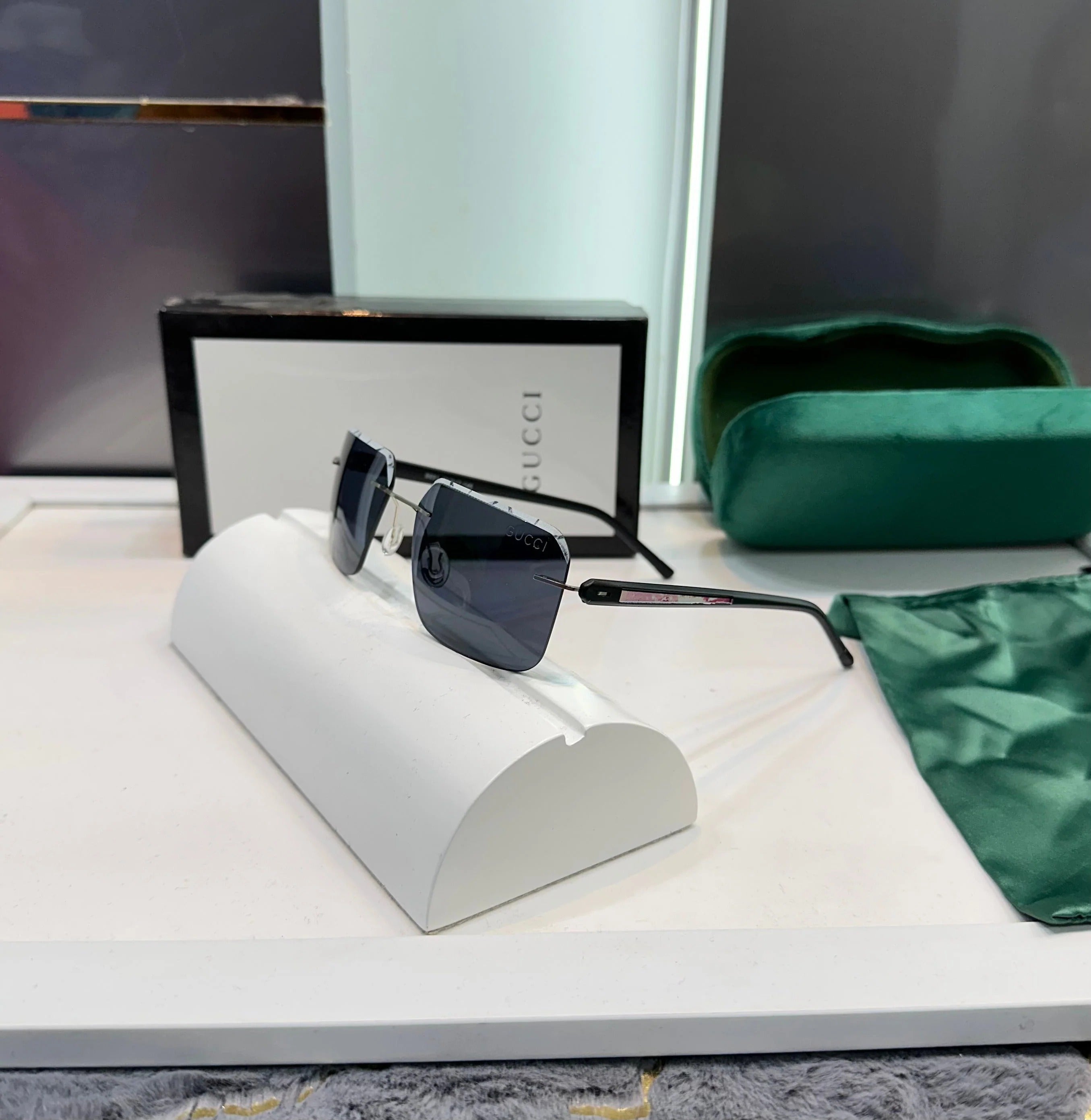 Gucci Black Ultimate Luxury Shade Main image