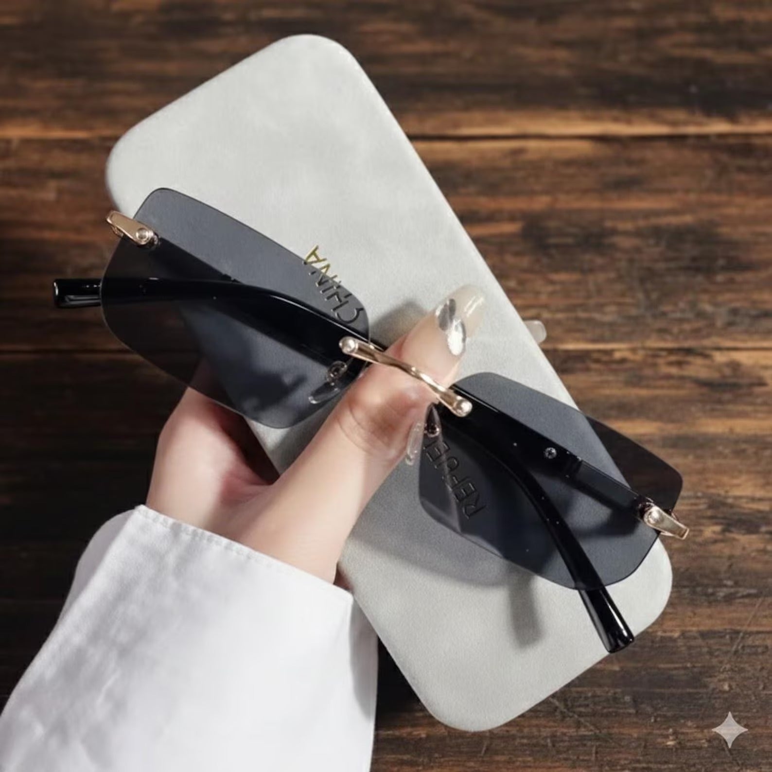 Trendy Rimless Y2K Glasses – Frameless Rectangle Sunglasses for Women & Men – Retro Gradient UV400 Eyewear