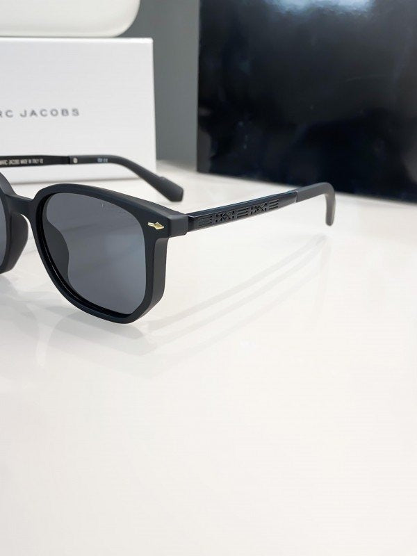 MARC JACOBS black 11-39