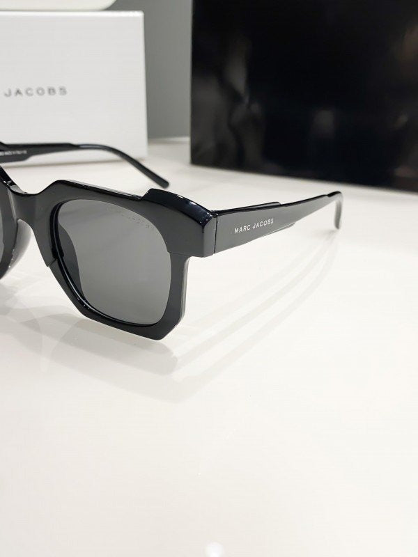 Marc Jacobs 5332