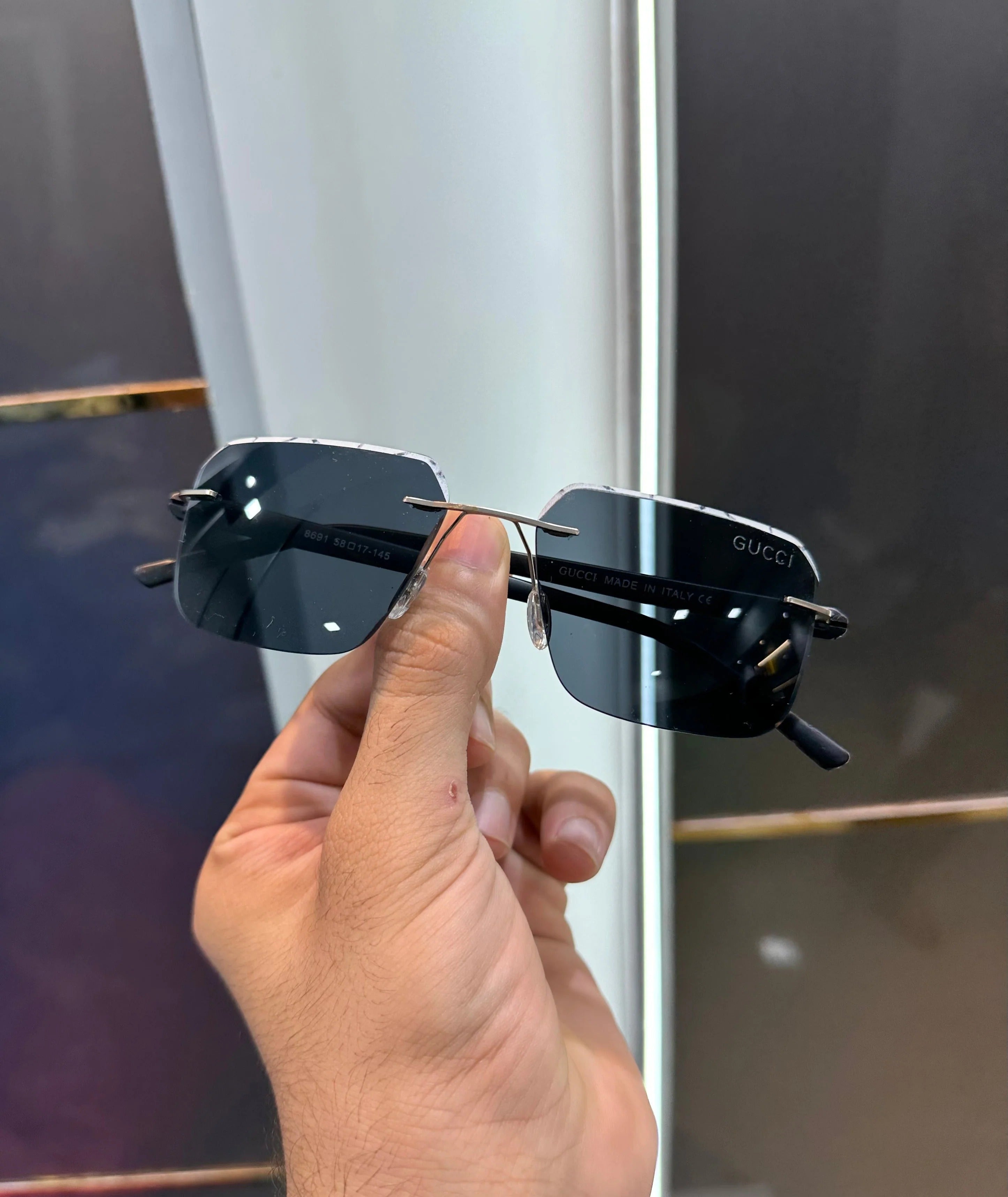 Gucci Black Ultimate Luxury Shade Secondary image