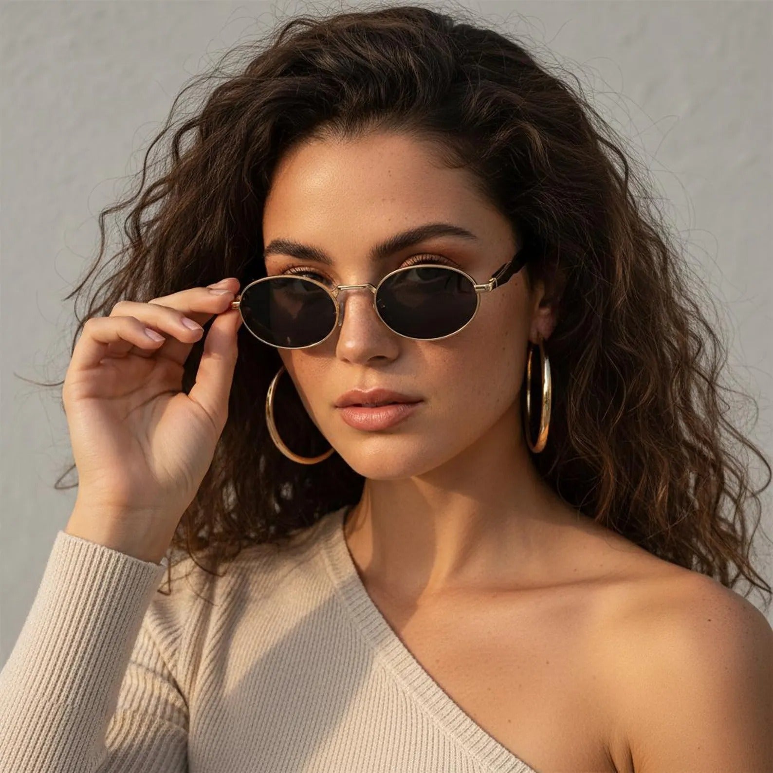 Classic Round Metal Sunglasses,Vintage Gold Frame UV Protection,Gradient Tea & Grey Lens,Retro Minimalist Eyewear,Free Case Included Gift