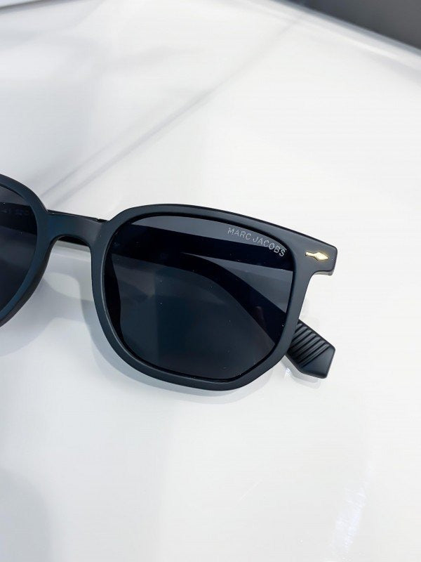 MARC JACOBS black 11-39