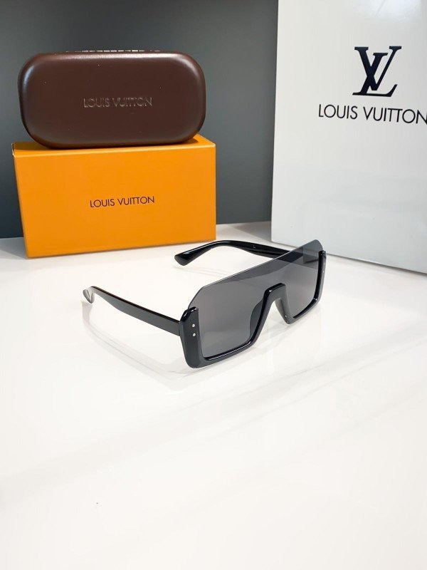 Louis Vuitton 3001 Black Sunglasses Secondary image