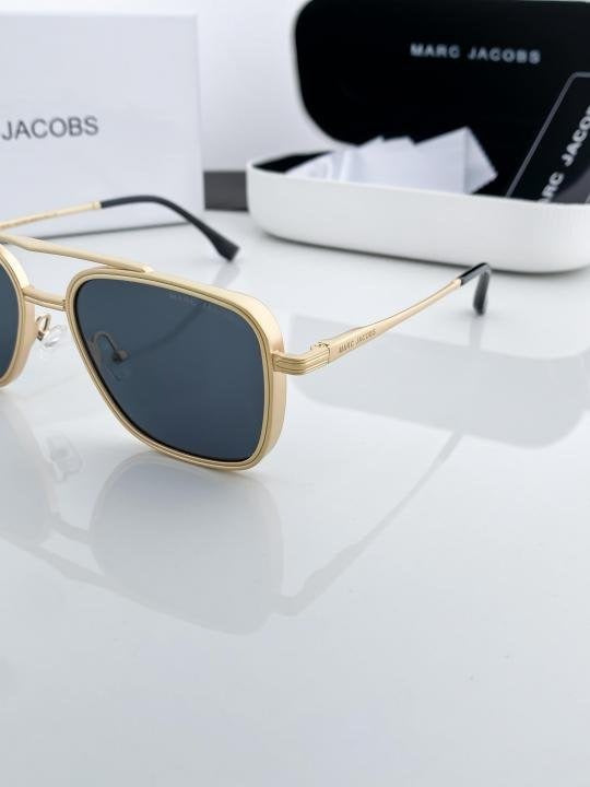 MARC JACOBS gold black 519