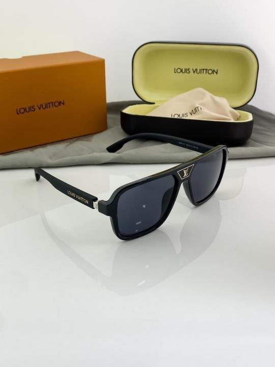 Louis Vuitton Black 8946