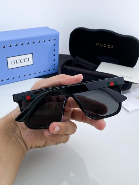 Gucci Black 106 Sunglasses Secondary image