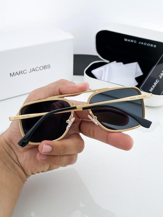MARC JACOBS gold black 519