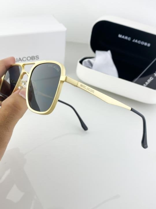 MARC JACOBS GOLD 503