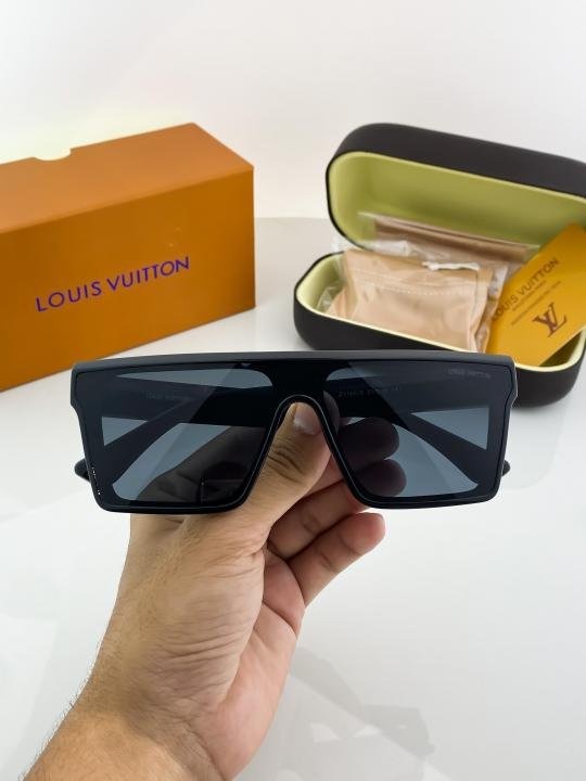 Louis Vuitton Black 1166 Sunglasses
