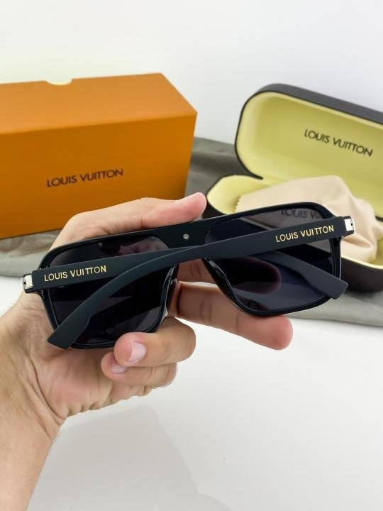 Louis Vuitton Black 8946