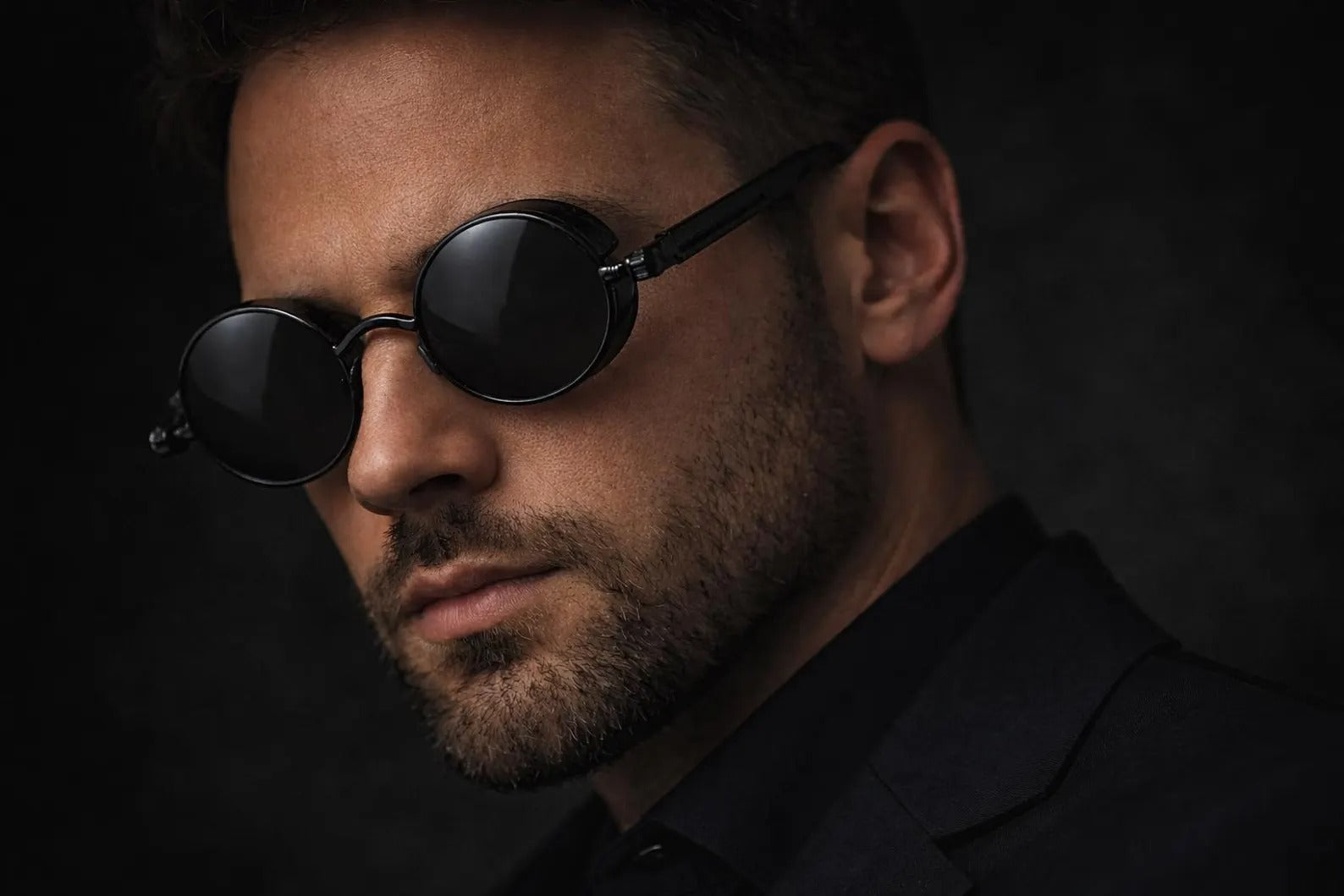 Round Steampunk Gothic Sunglasses – Vintage Metal Frame Shades – Retro Fashion Eyewear