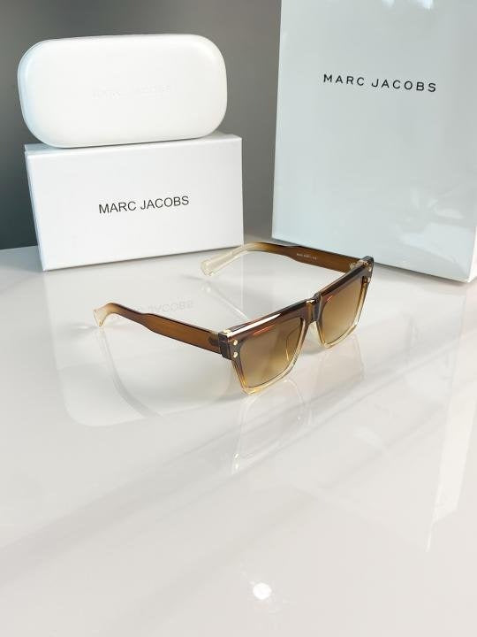 MARC JACOBS BROWN 440