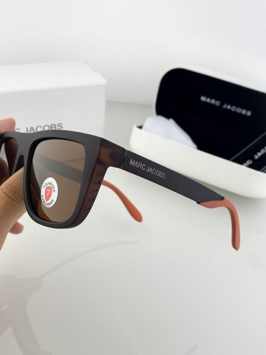 MARC JACOBS BROWN 2104