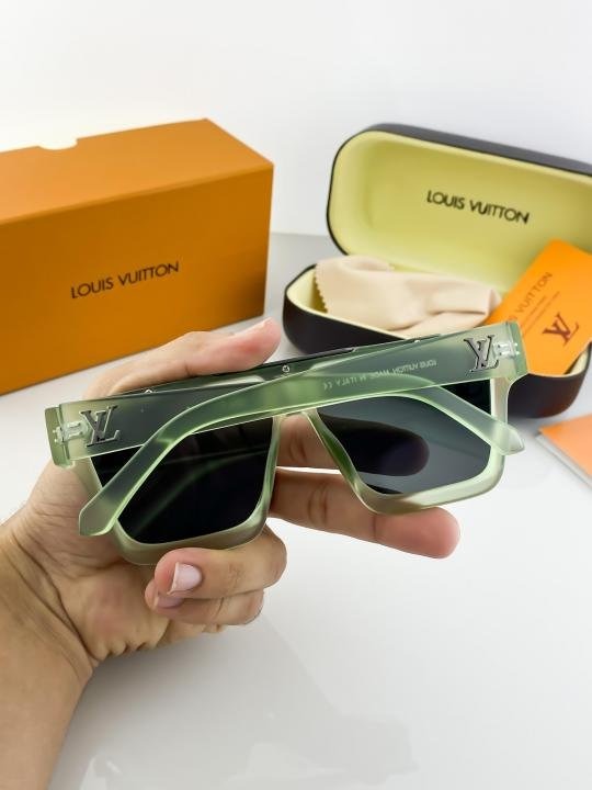 Louis Vuitton Green 1502 Sunglasses