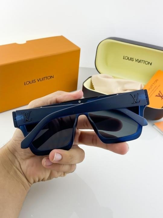 Louis Vuitton Blue 1502 Sunglasses