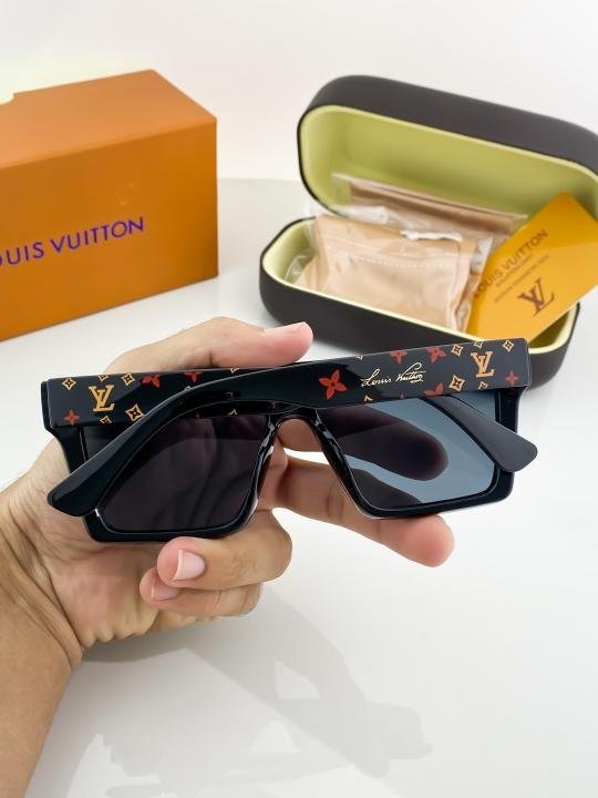 Louis Vuitton Black 1166 Sunglasses