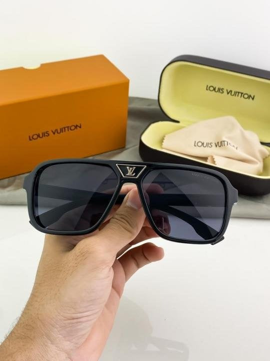 Louis Vuitton Black 8946