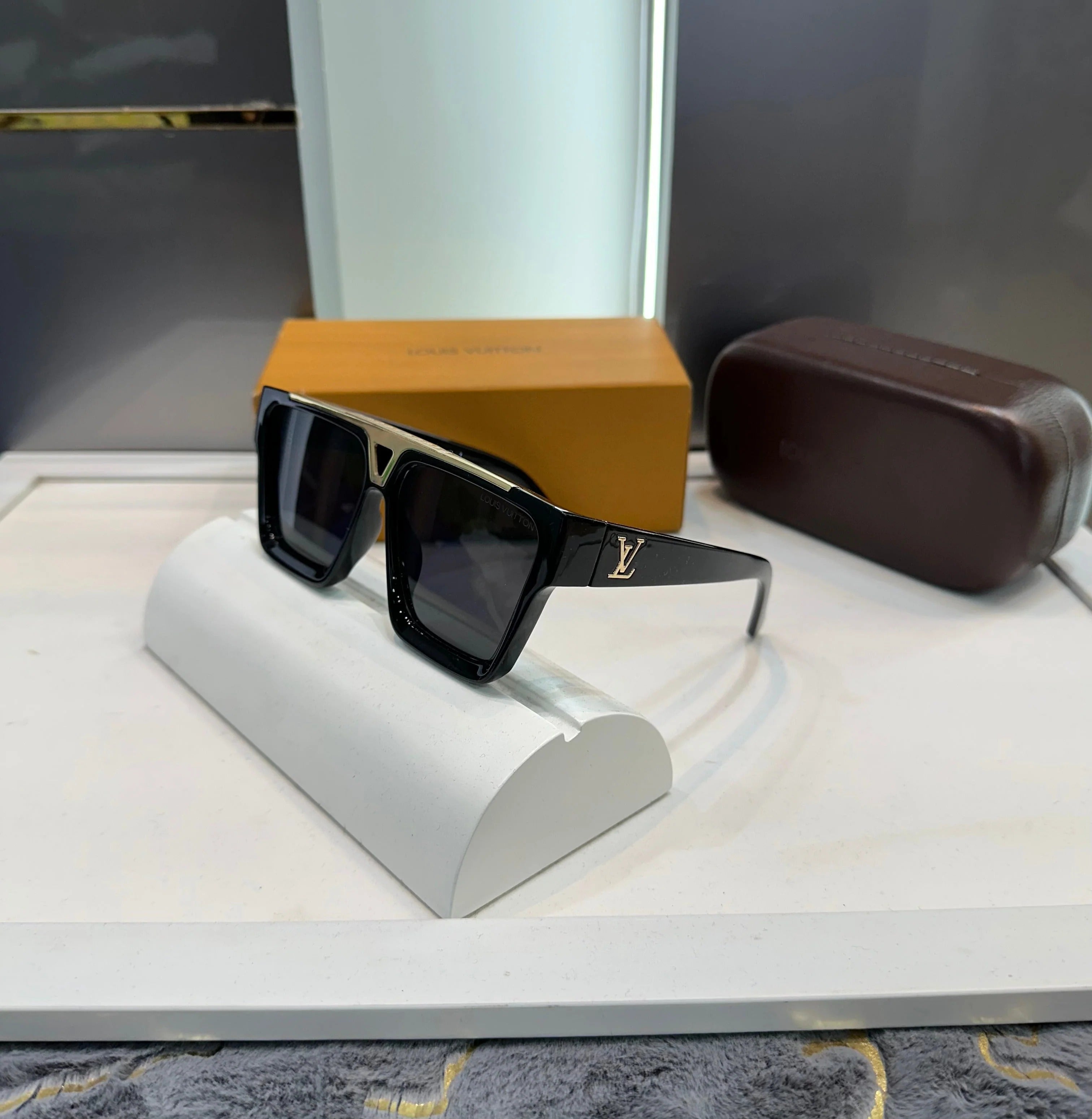 Louis Vuitton Badshah Edition 8675 Main image