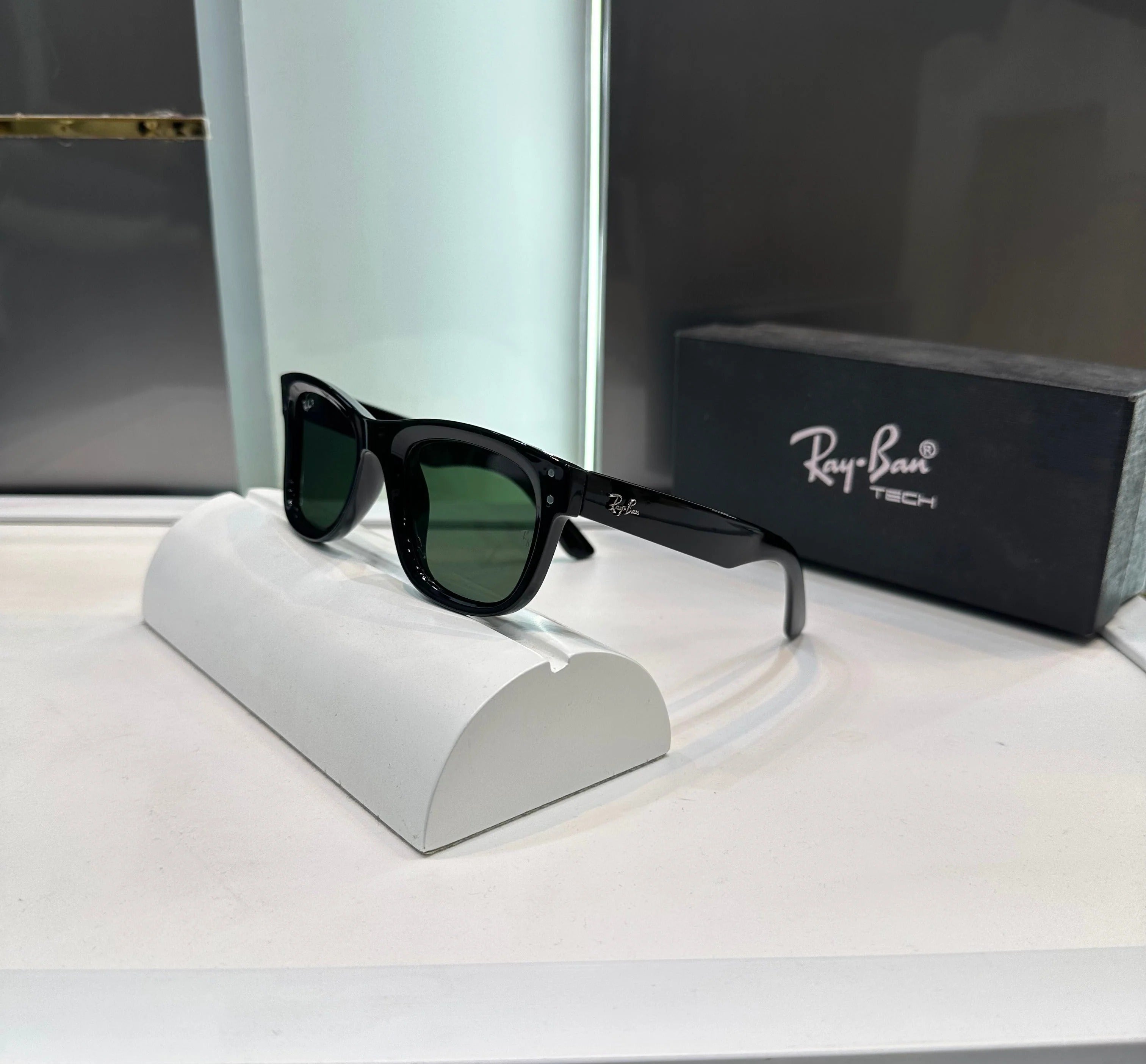 Rayban Black Green 502 Ultimate Luxury Shade Main image