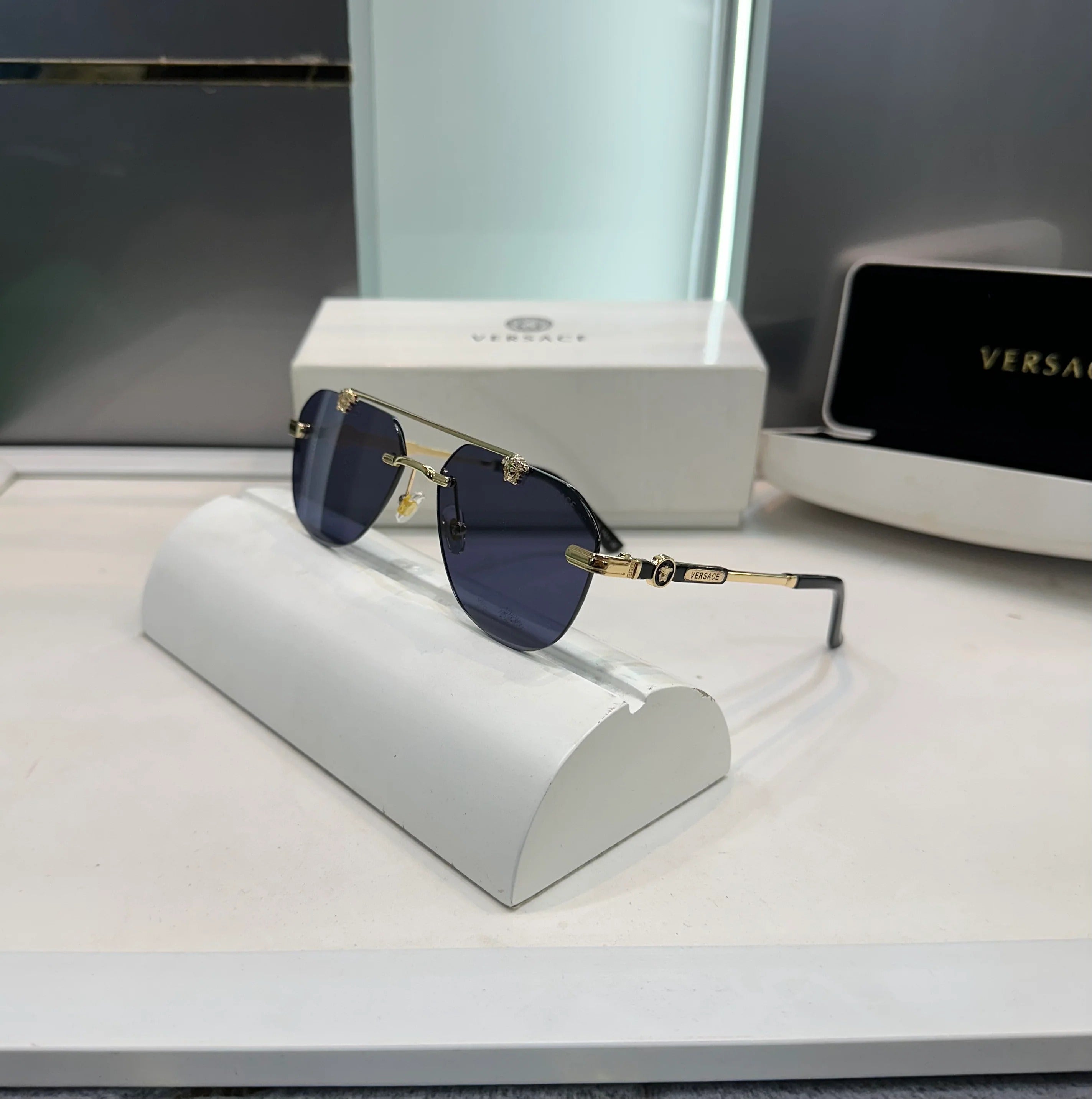 Versace 015 Black Gold Ultimate Luxury Shade Main image