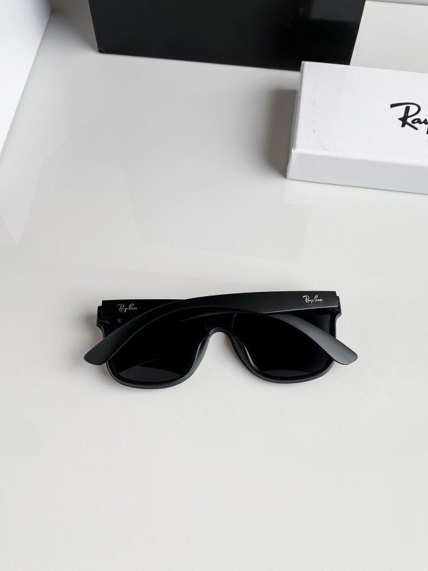 Rayban black Blaze 650