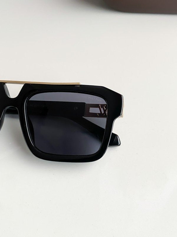 Louis Vuitton 121B Gold Sunglasses