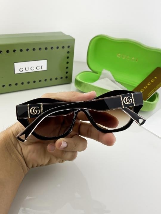 Gucci Brown 8892 Sunglasses Secondary image