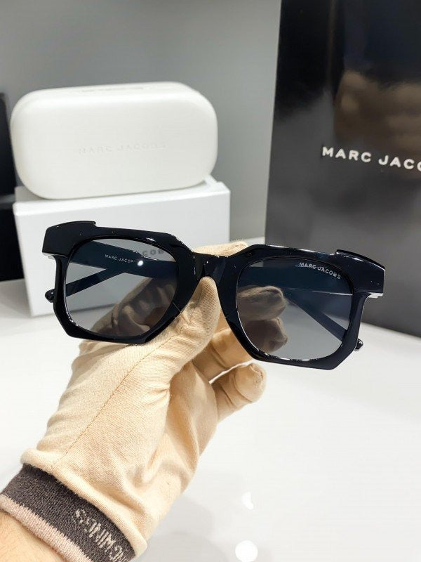 Marc Jacobs 5332