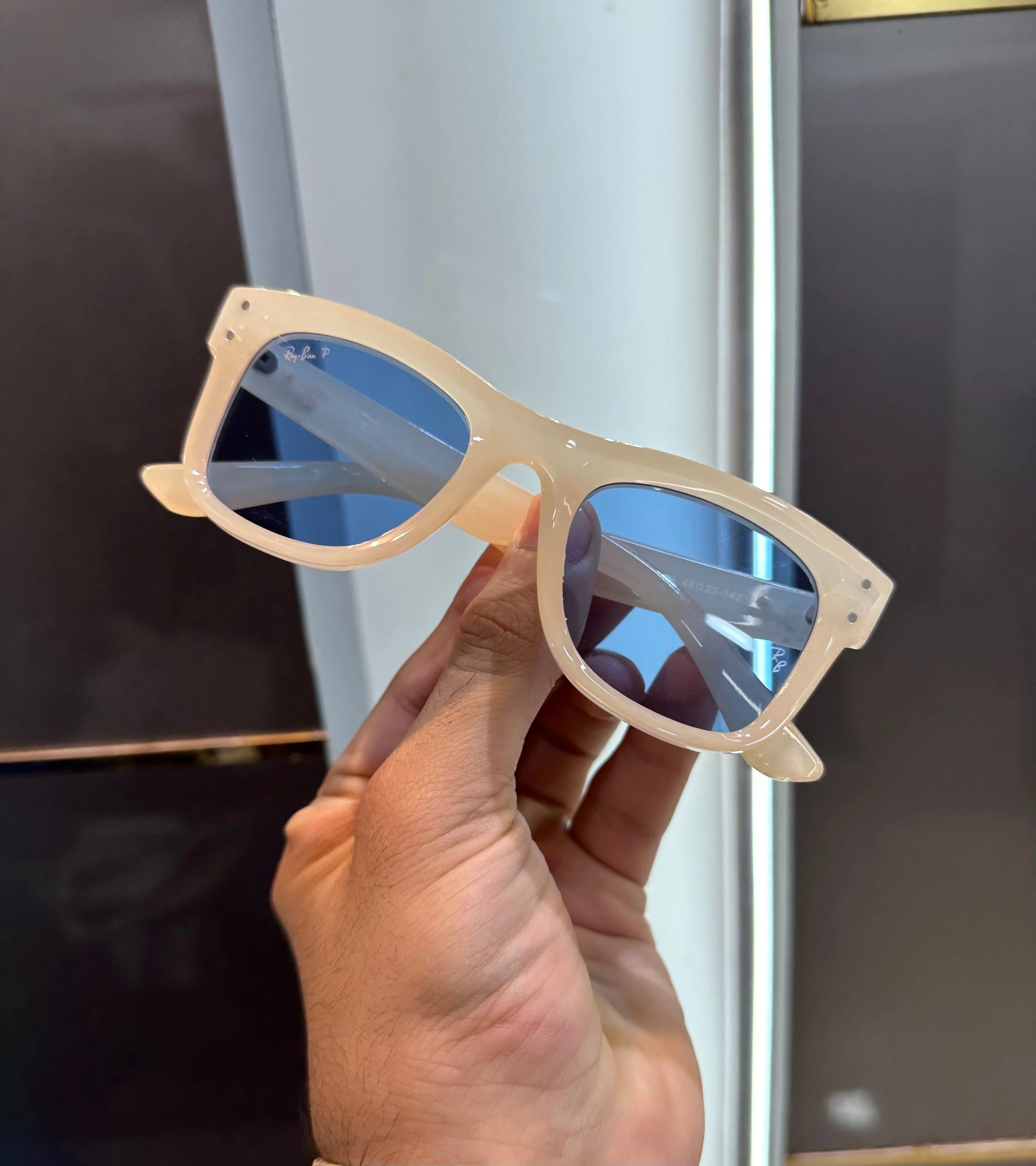 Rayban 502 Light Cream Blue Secondary image